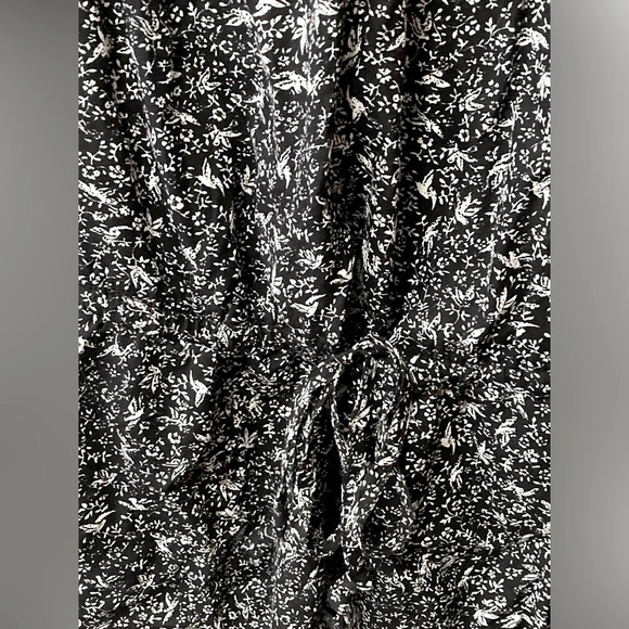 Lucky Brand Black Keyhole Babydoll Blouse! - Picture 3 of 6